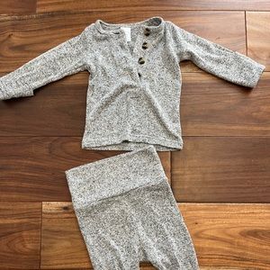 Lou Lou and company Newborn top and pants set